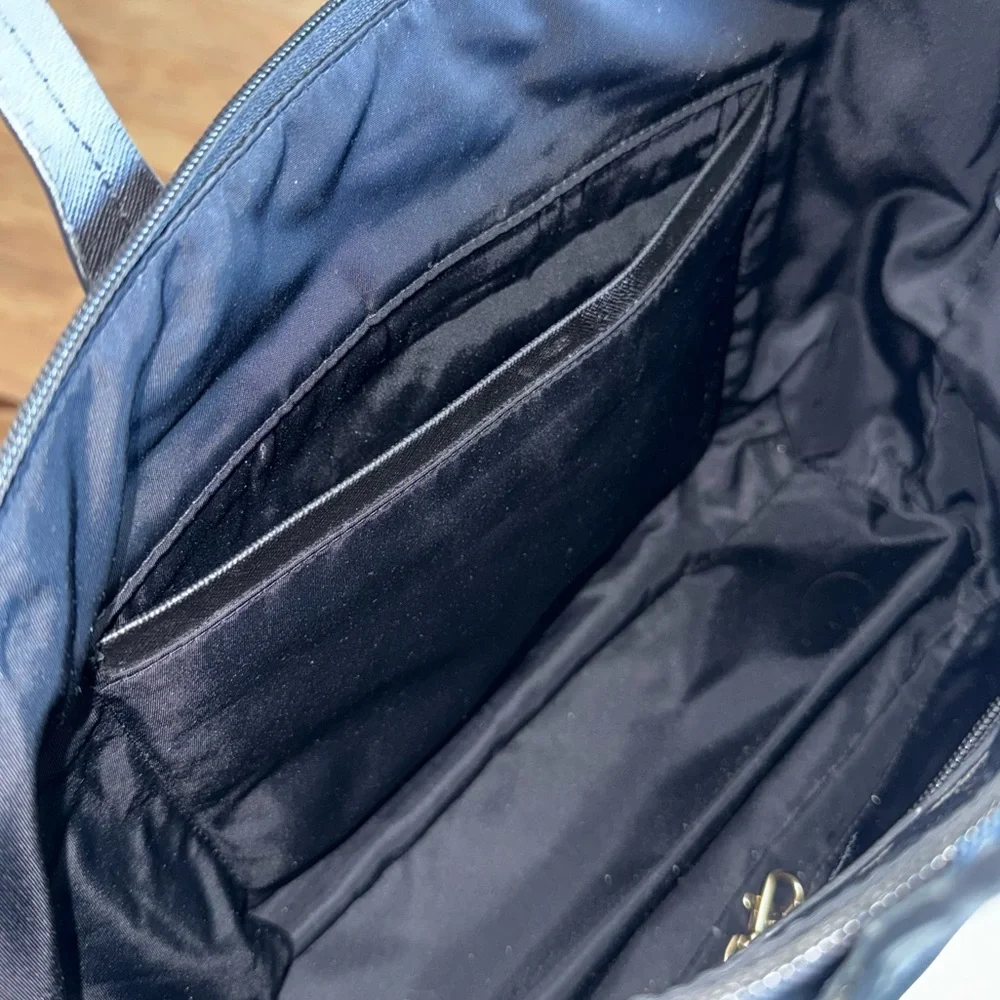 🔥Michael Kors | Black Purse with Zip Close and Trolly Sleeve and Tons of Storage